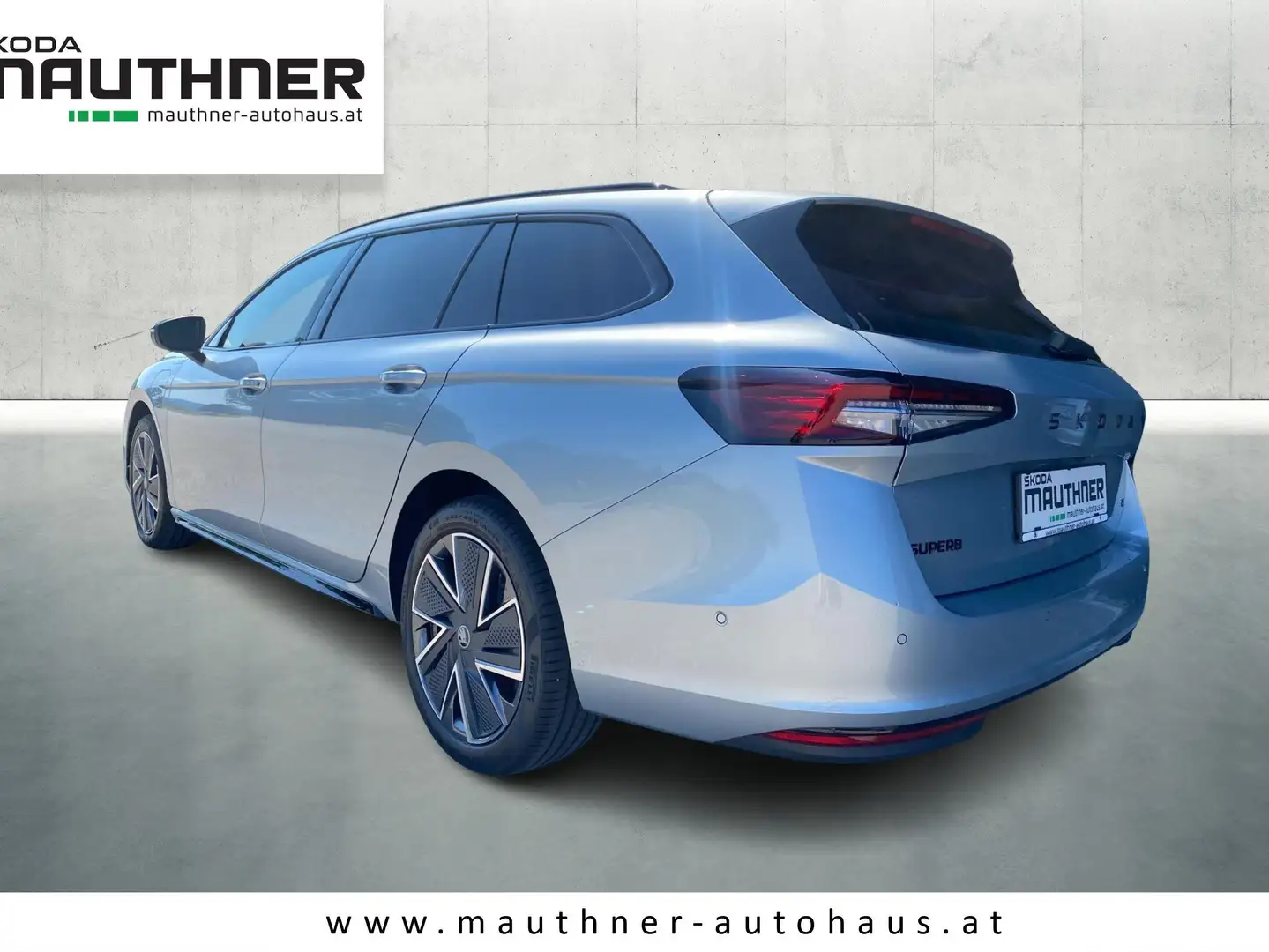Skoda Superb 1.5 TSI iV 150 kW Sportline Silber - 2