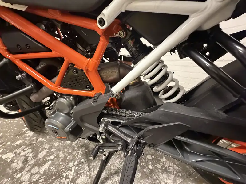 KTM 390 DUKE - foto 3