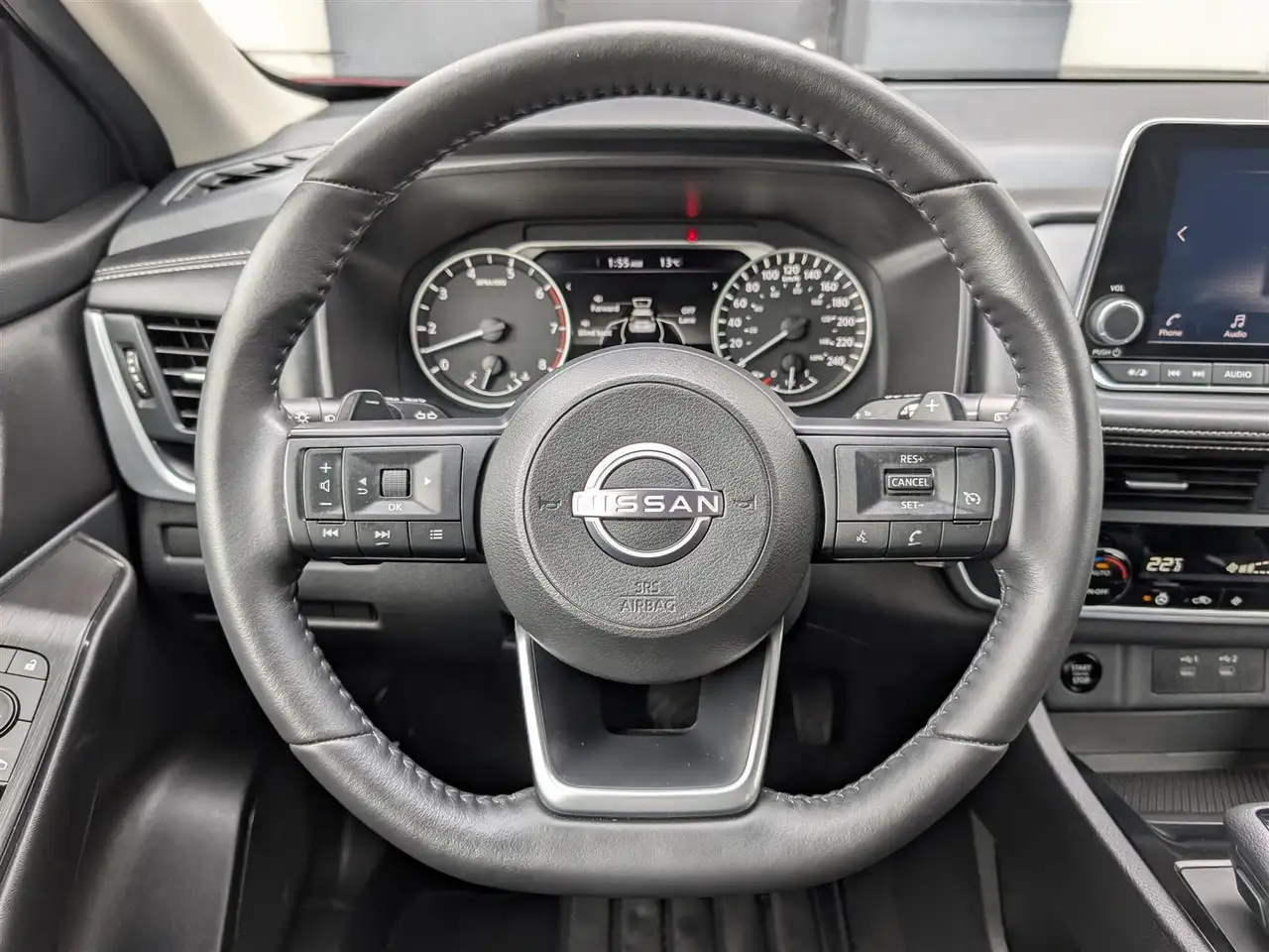 Nissan Rogue снимка Nissan Rogue