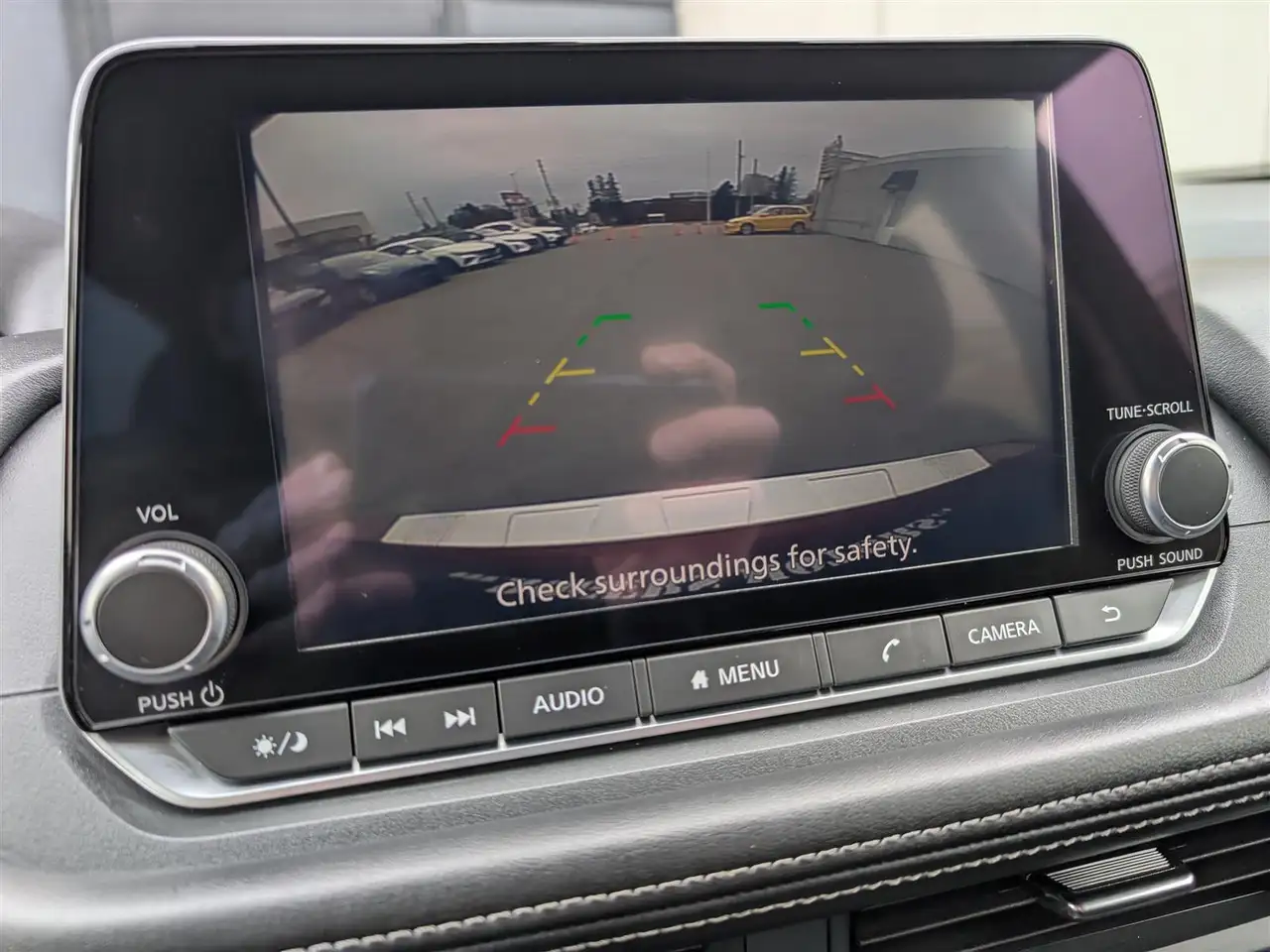 Nissan Rogue снимка Nissan Rogue