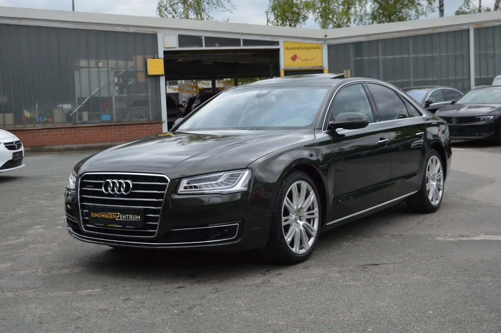 Audi A8 4.2 TDI qu"MATRIX"STADNHZ"B&O"SITZLUFT"NIGHTV Zelená - 1