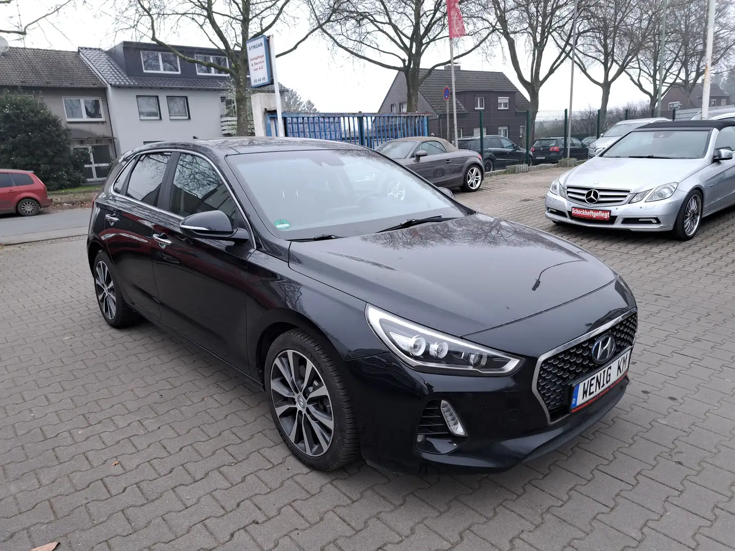 Hyundai i30 1.6 CRDI Premium Fekete - 1