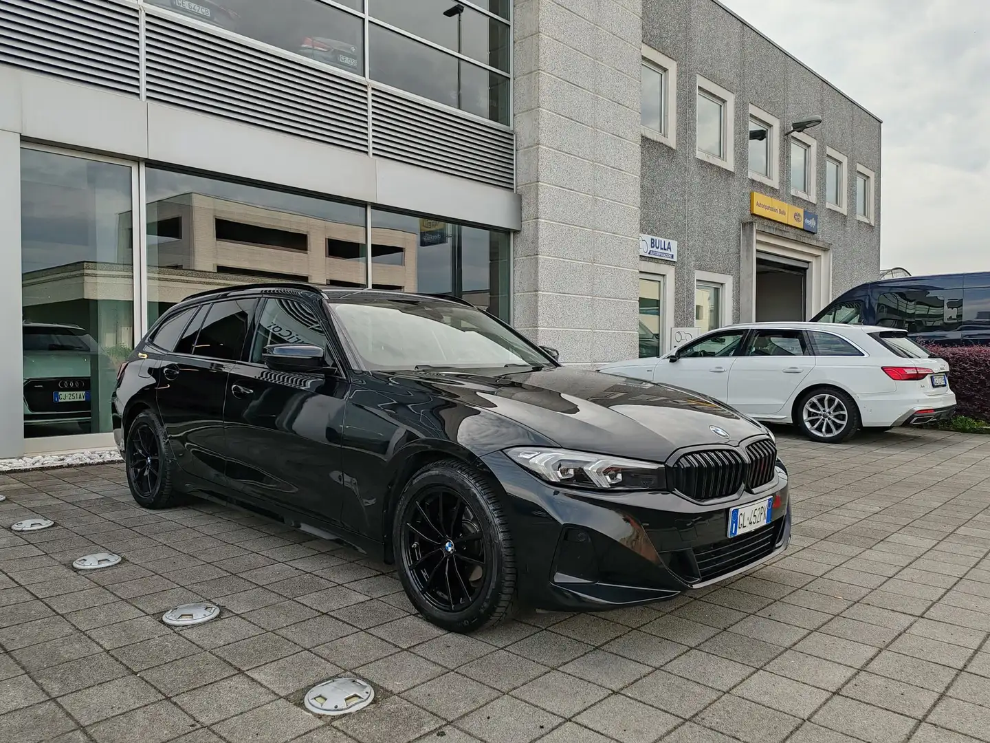 BMW 318 d Touring MHEV Fari LED Navi Sensori Cruise DAB Noir - 2