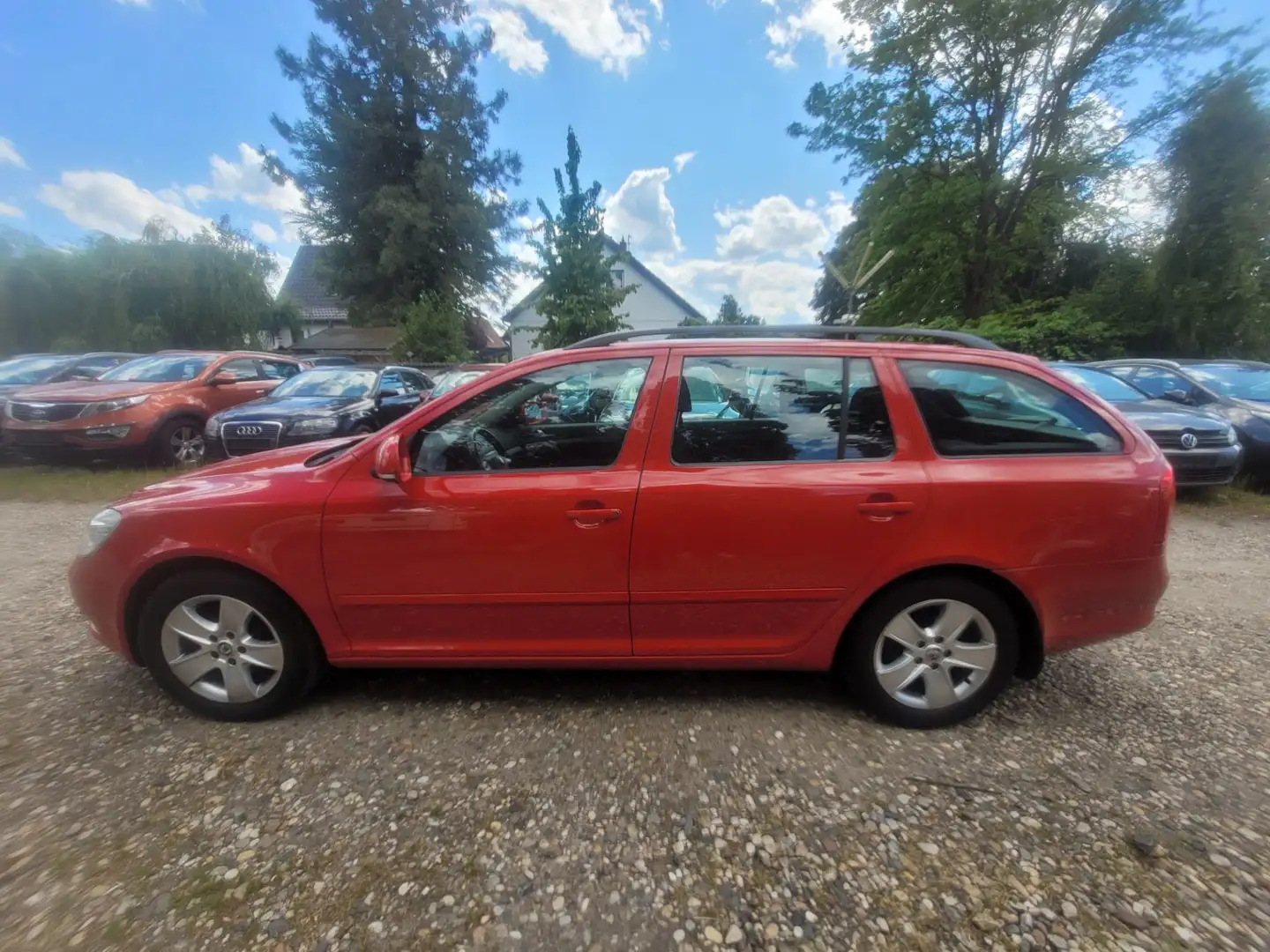Skoda Octavia Ambition Rojo - 2