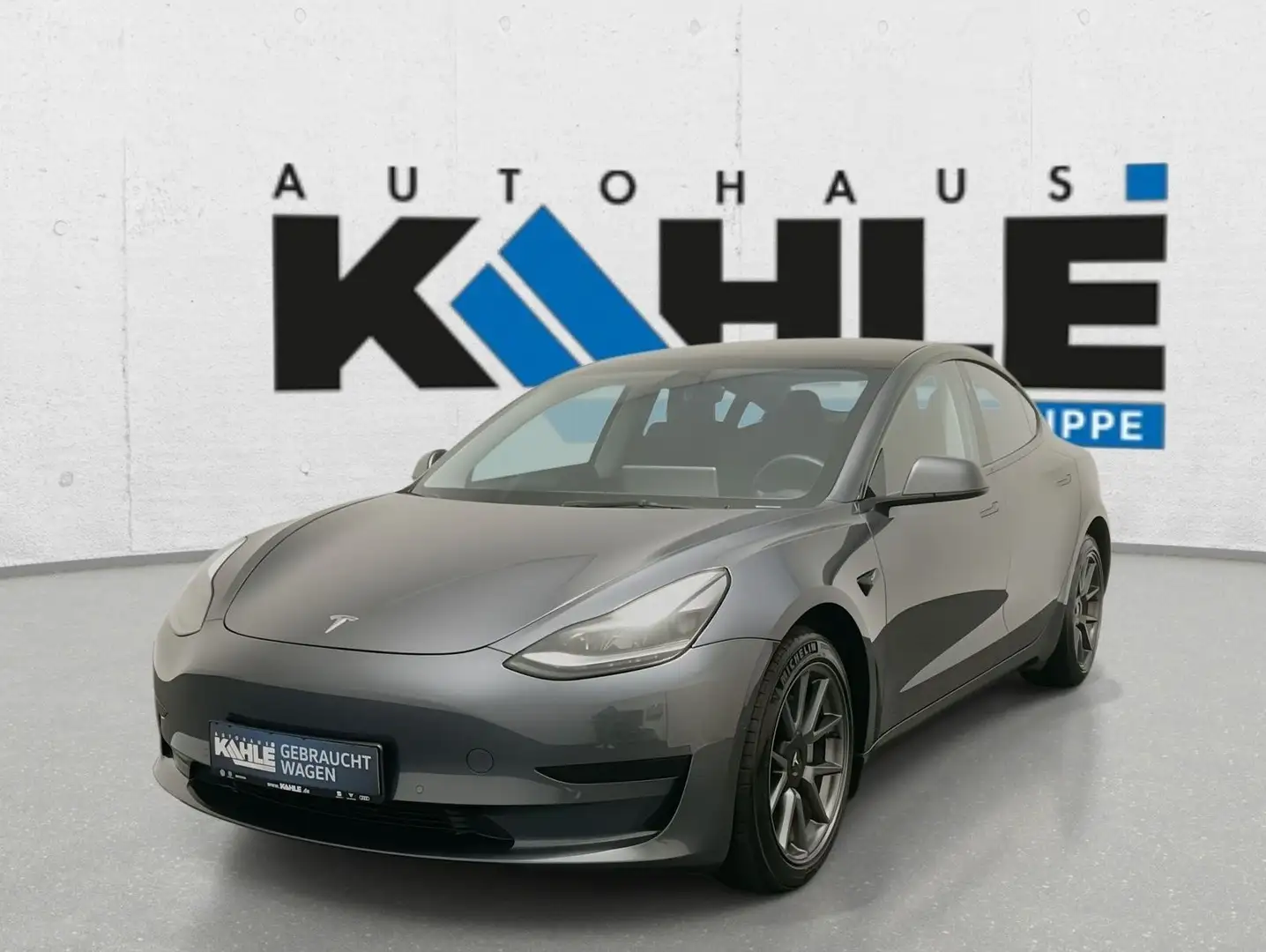 Tesla Model 3 Standard Range Plus RWD Grau - 1