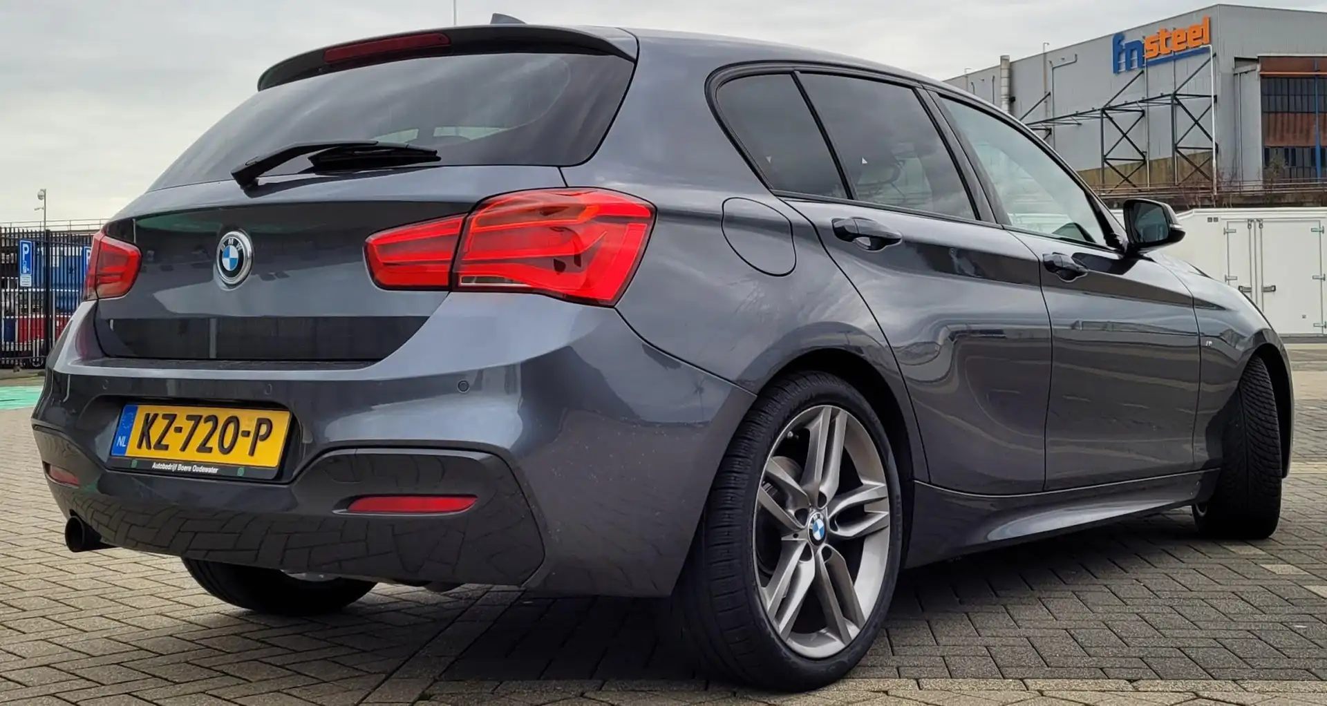 BMW 118 M pakket uitgerust, full options Grijs - 2