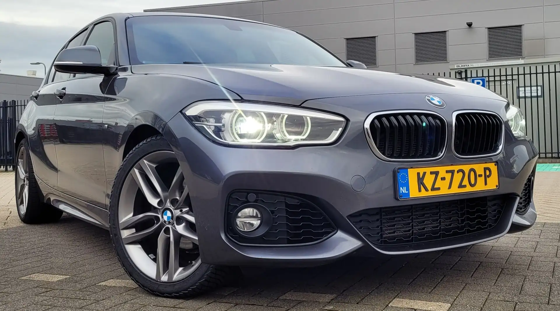 BMW 118 M pakket uitgerust, full options Grijs - 1