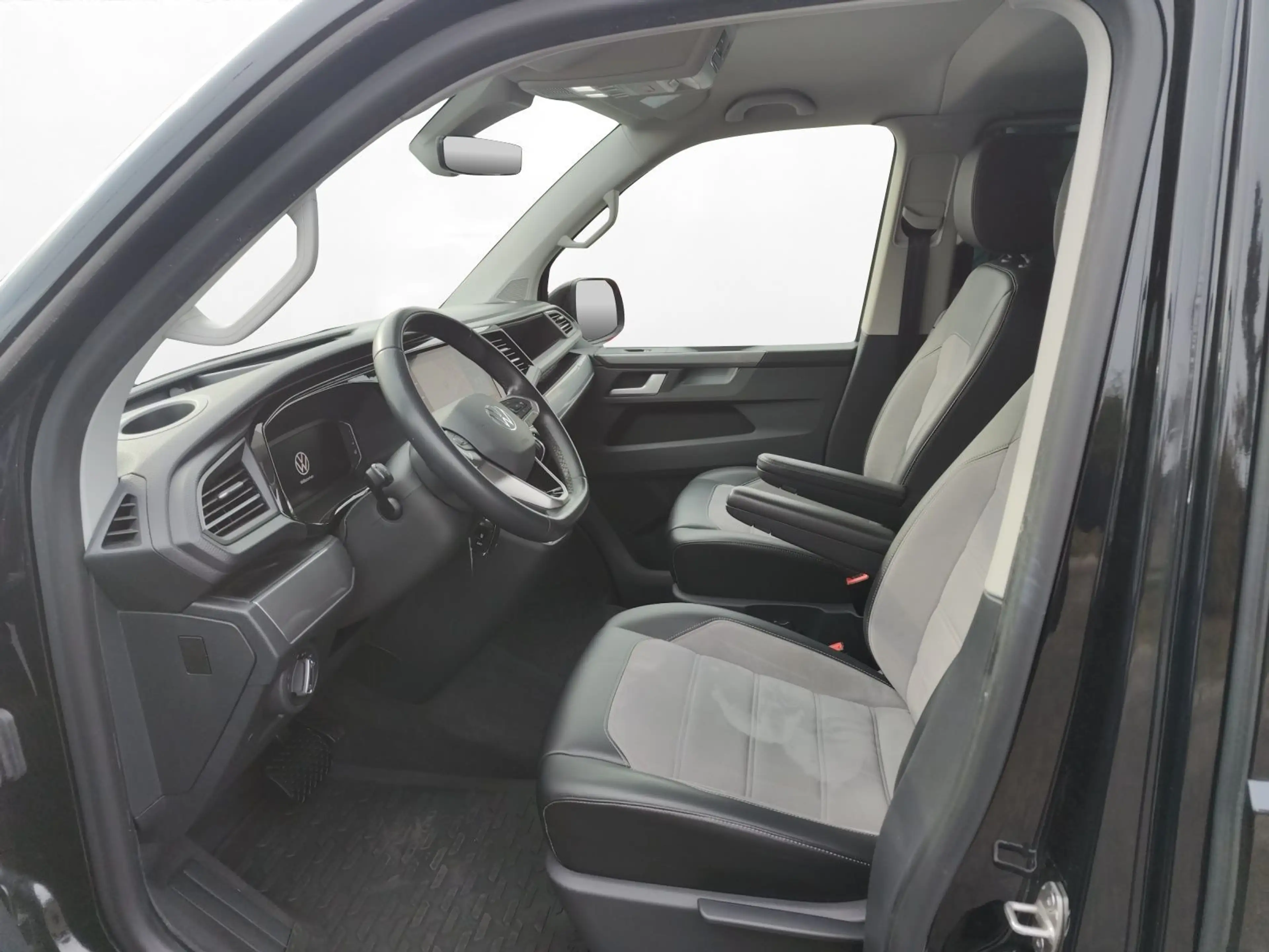 Volkswagen T6.1 Multivan 2.0 TDI Generation Six — photo 2