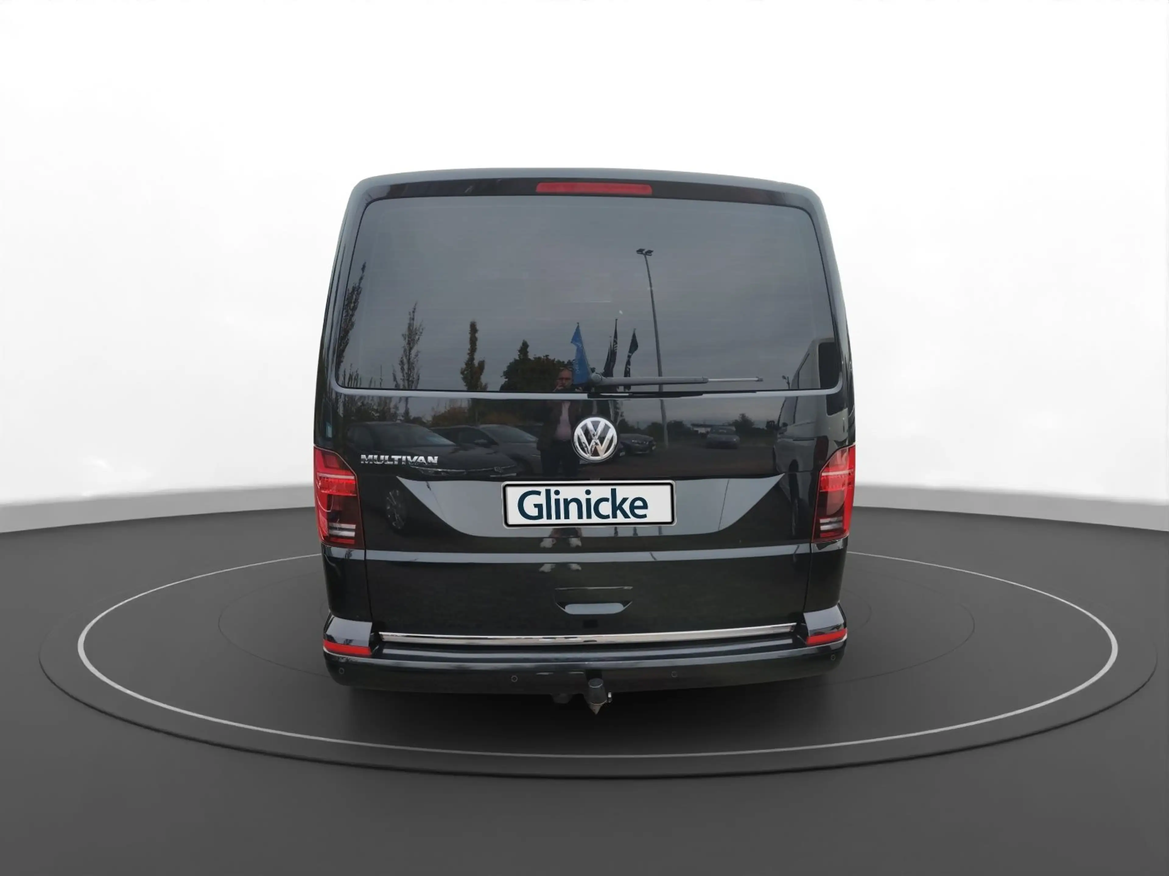 Volkswagen T6.1 Multivan 2.0 TDI Generation Six — photo 9