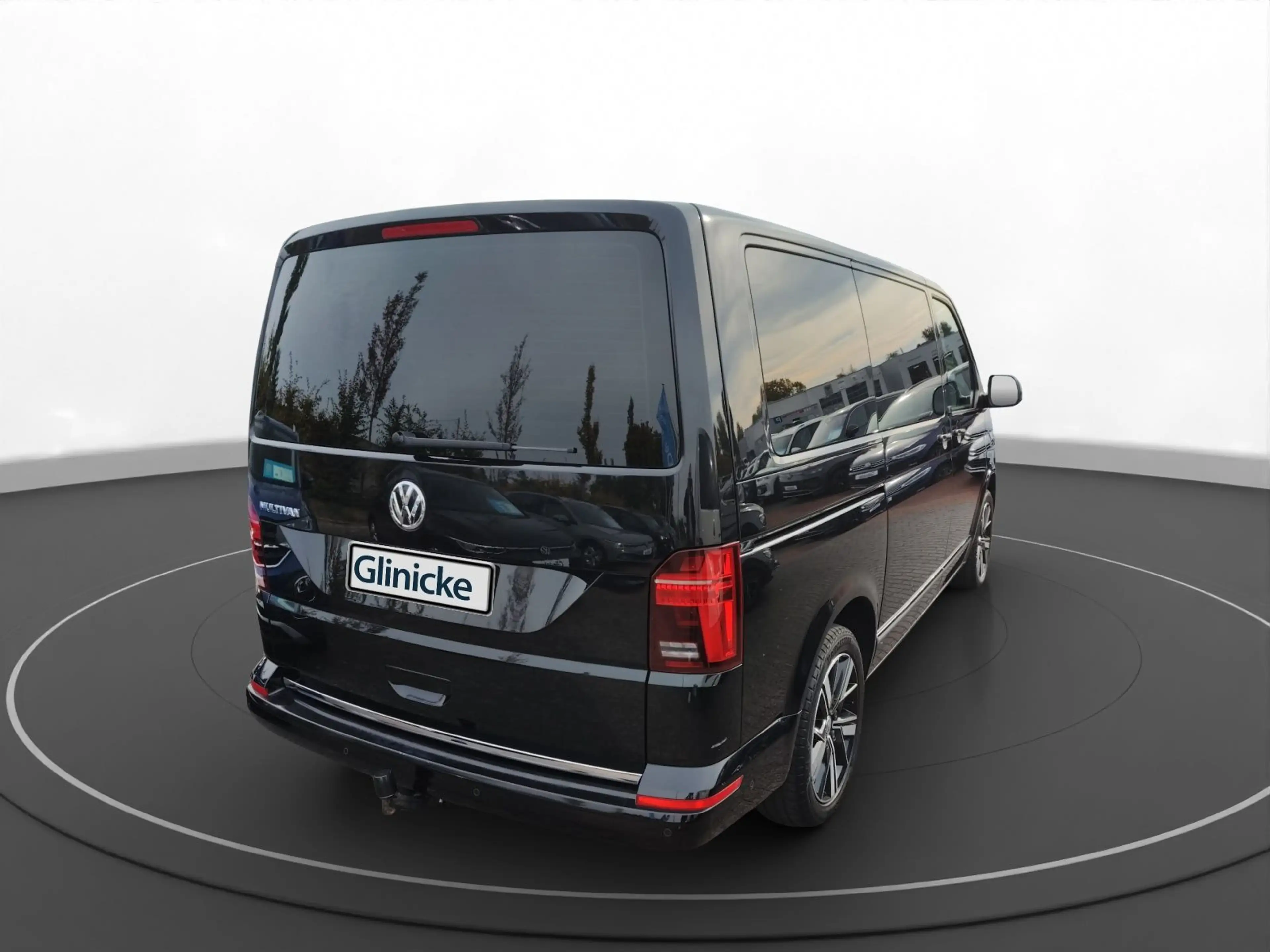 Volkswagen T6.1 Multivan 2.0 TDI Generation Six — photo 11