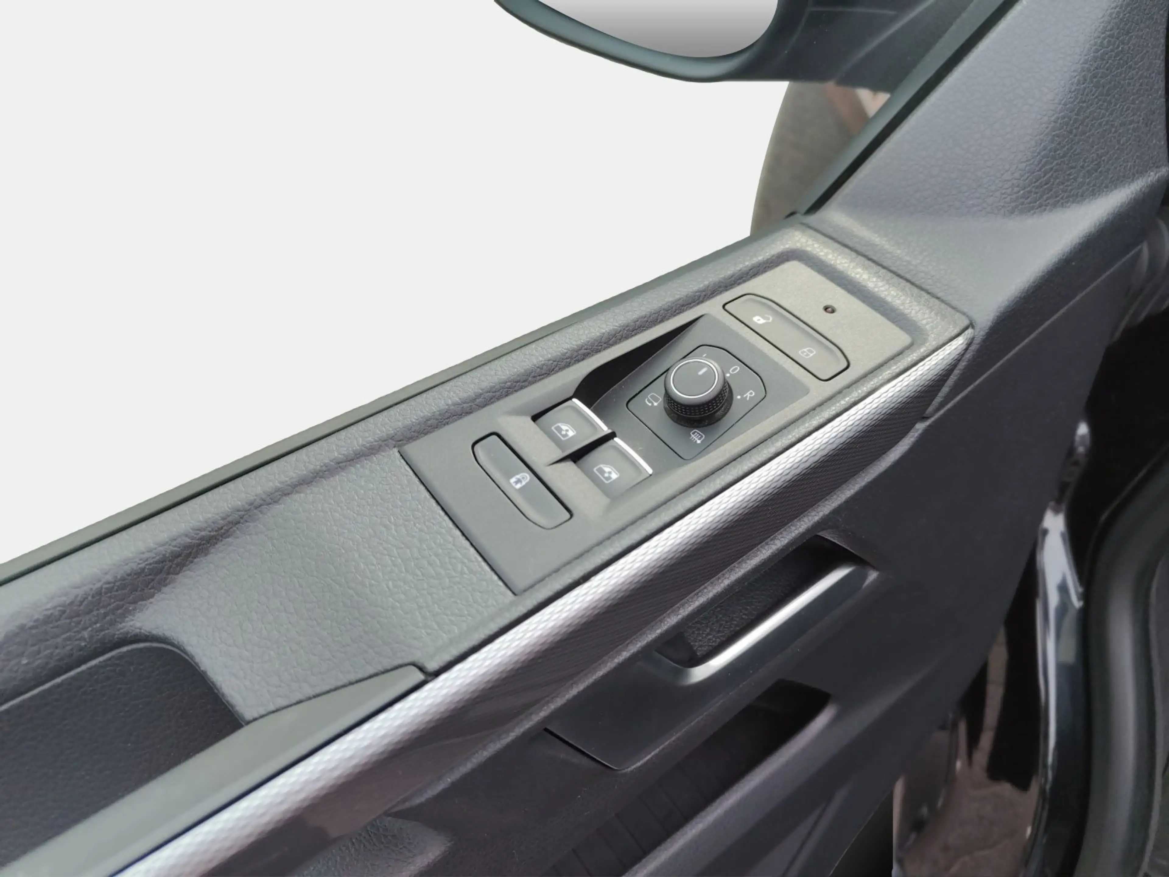 Volkswagen T6.1 Multivan 2.0 TDI Generation Six — photo 3
