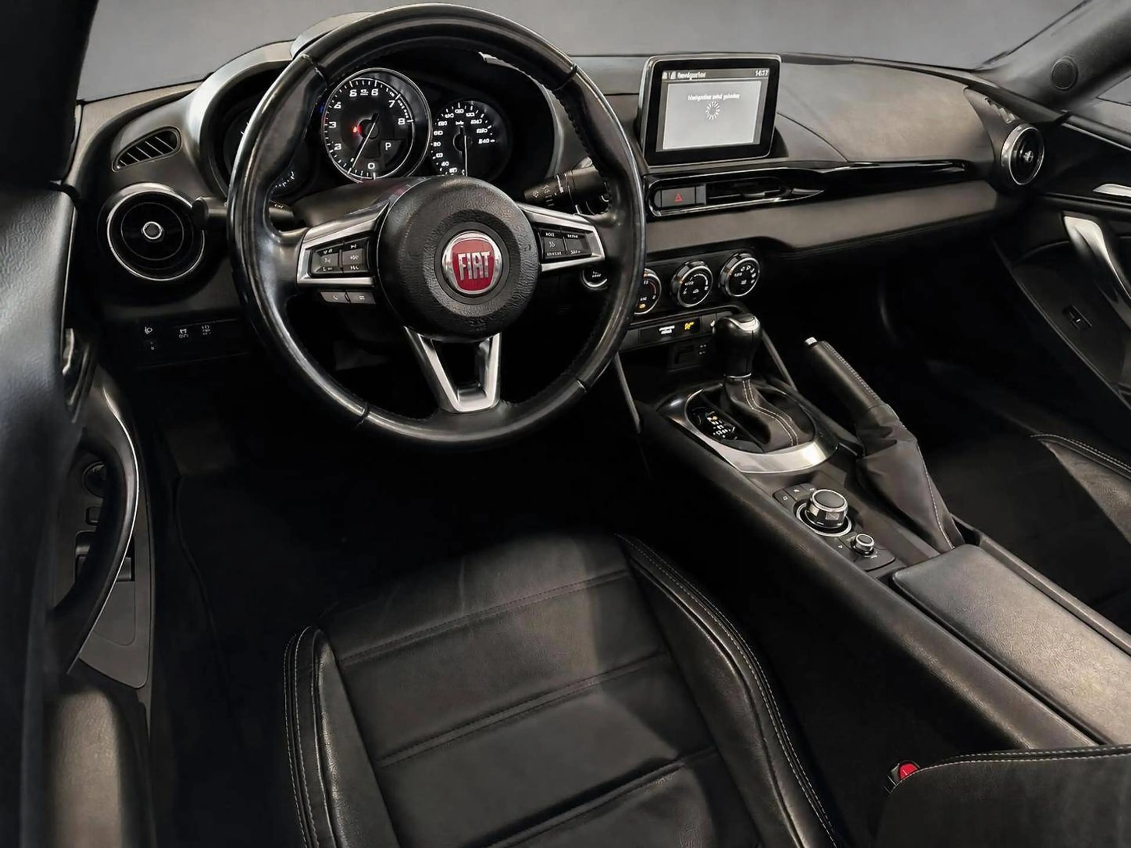 Fiat 124 Spider Lusso — photo 10