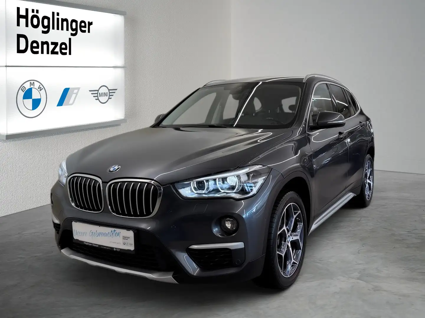 BMW X1 sDrive18d Grau - 1