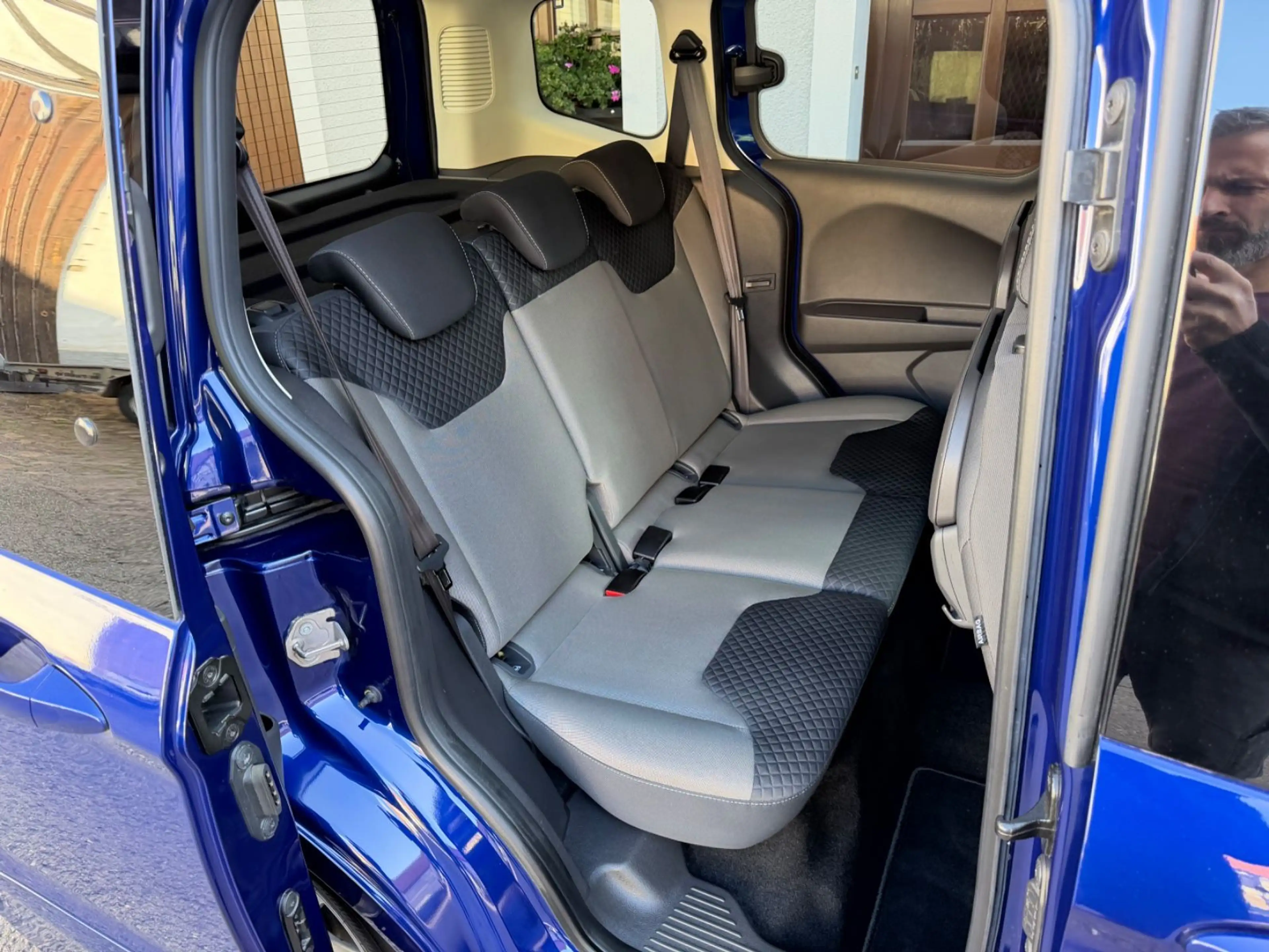 Ford Tourneo Courier Trend *TÜV neu* — photo 8