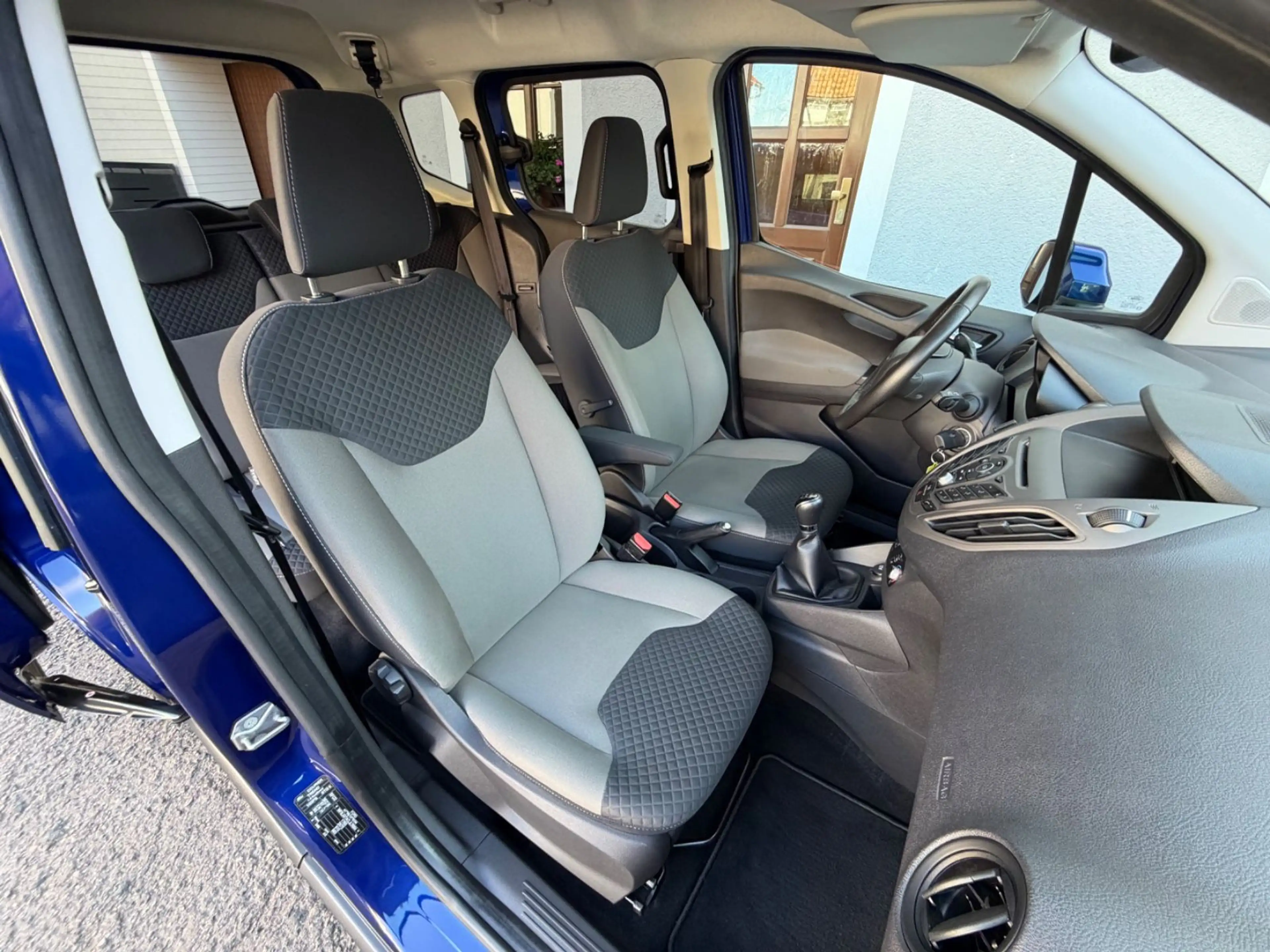 Ford Tourneo Courier Trend *TÜV neu* — photo 11