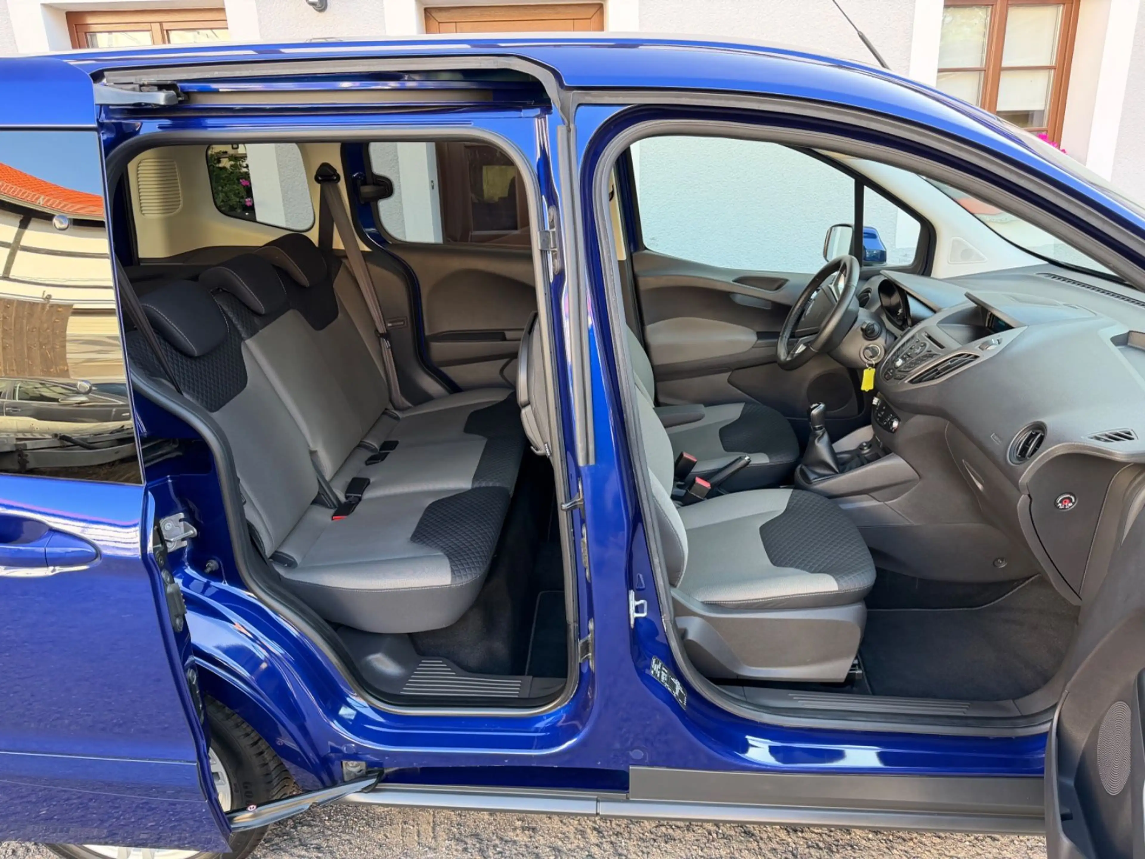 Ford Tourneo Courier Trend *TÜV neu* — photo 9