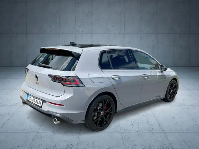 Volkswagen Golf view 5
