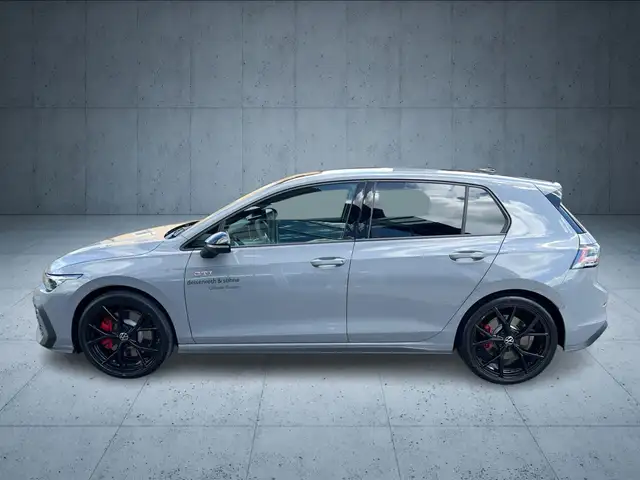 Volkswagen Golf view 2