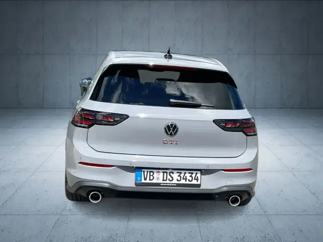 Volkswagen Golf view 4