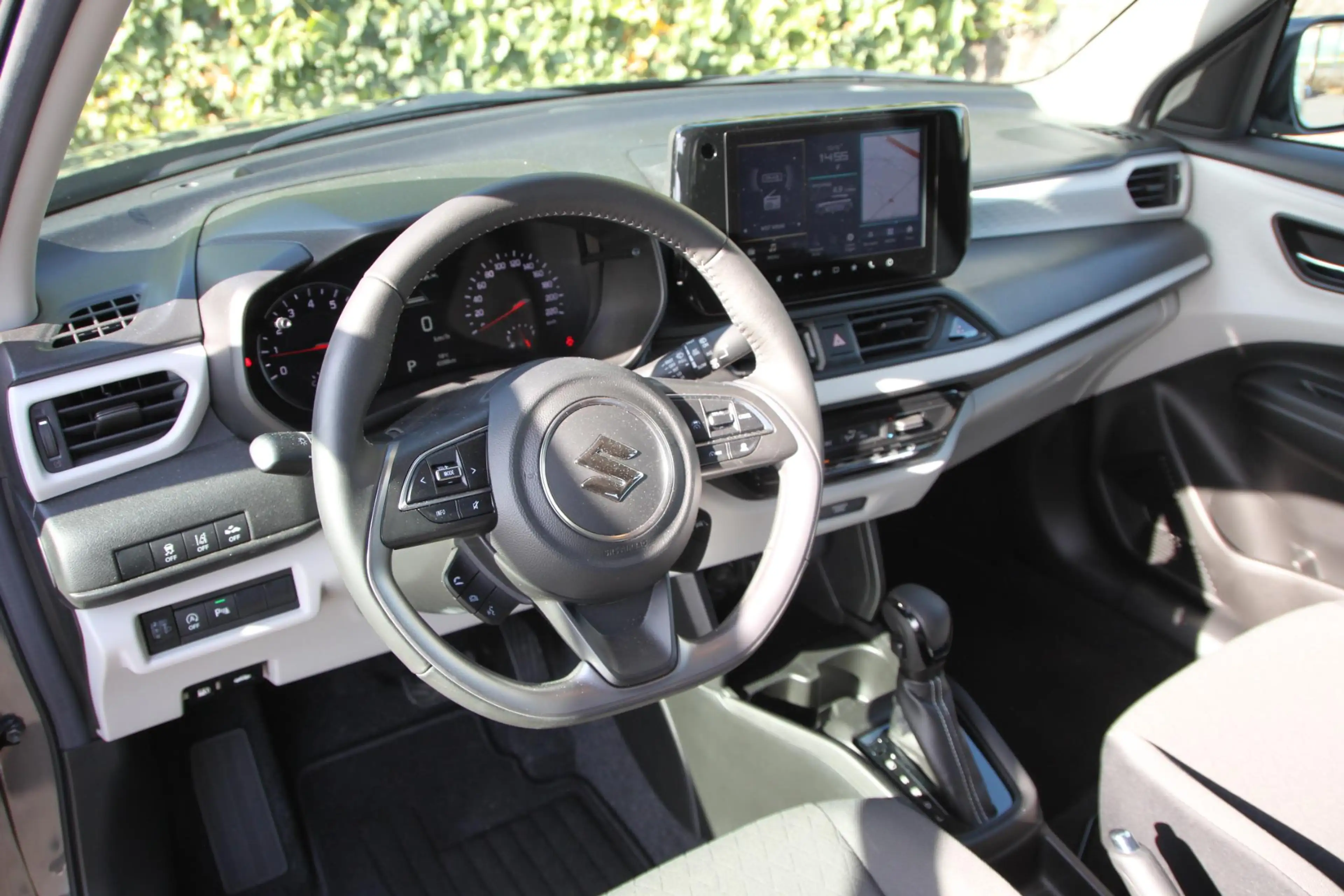 Suzuki Swift 1.2 Grand Luxe + CVT — photo 12