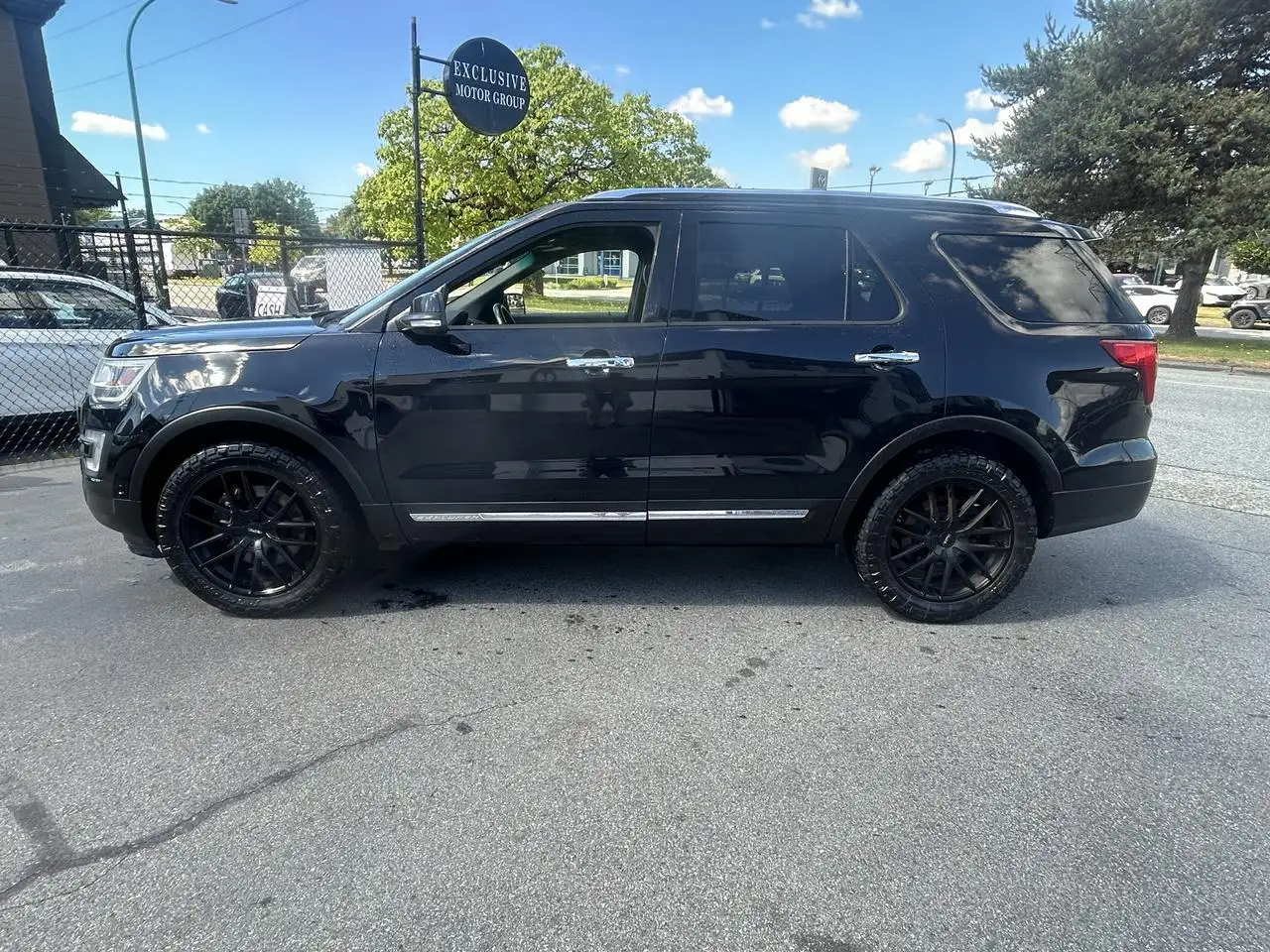 Ford Explorer снимка Ford Explorer