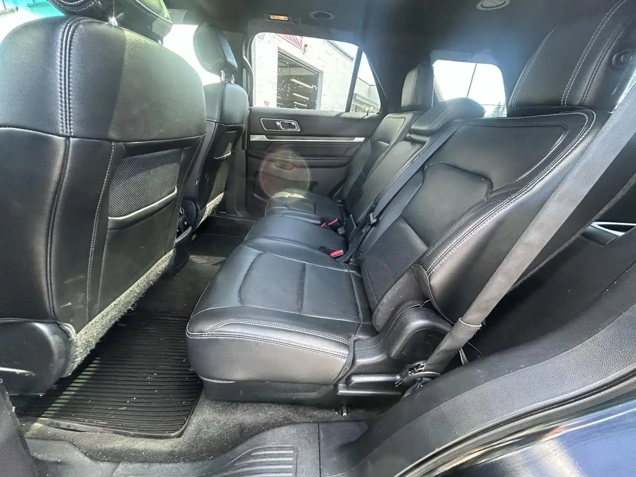 Ford Explorer снимка Ford Explorer