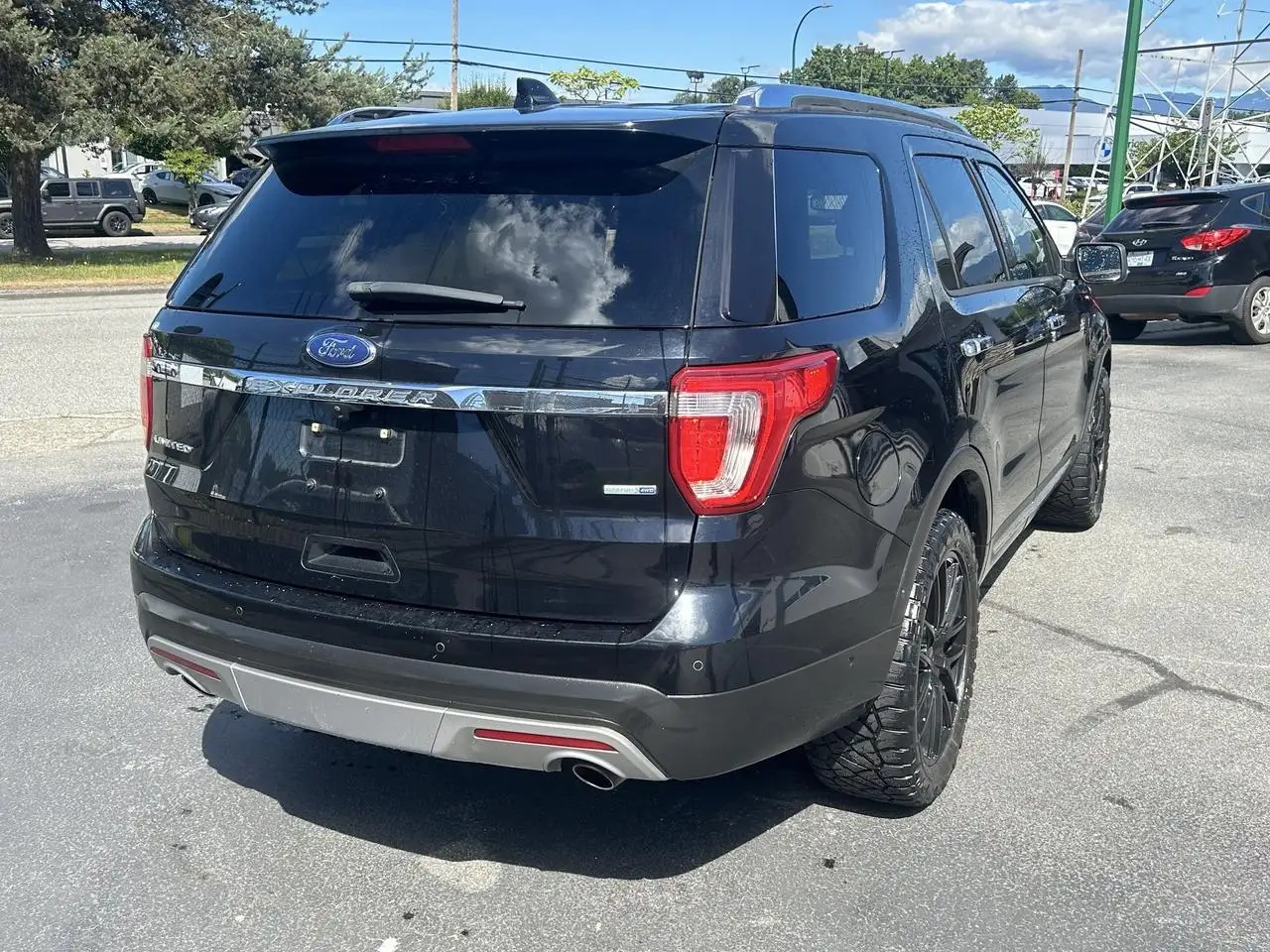 Ford Explorer снимка Ford Explorer