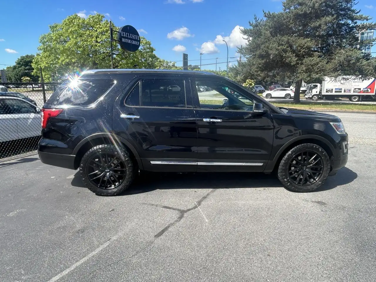 Ford Explorer снимка Ford Explorer