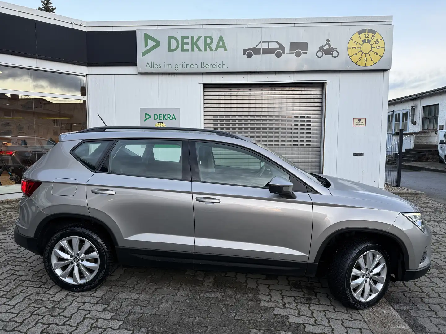 SEAT Ateca Style mit Klima/Navi/PDC/ESP/Met./Alus/AHK/LED/ Beige - 2