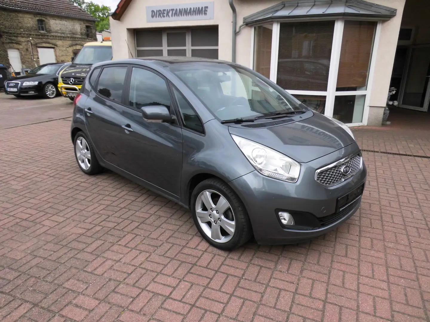 Kia Venga Titanium Collection Automatik Grau - 2