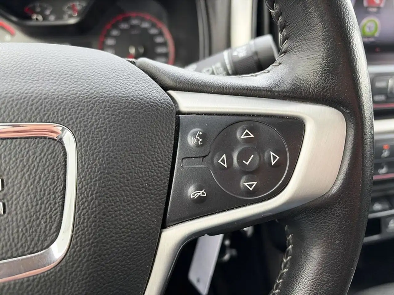 GMC Canyon снимка GMC Canyon