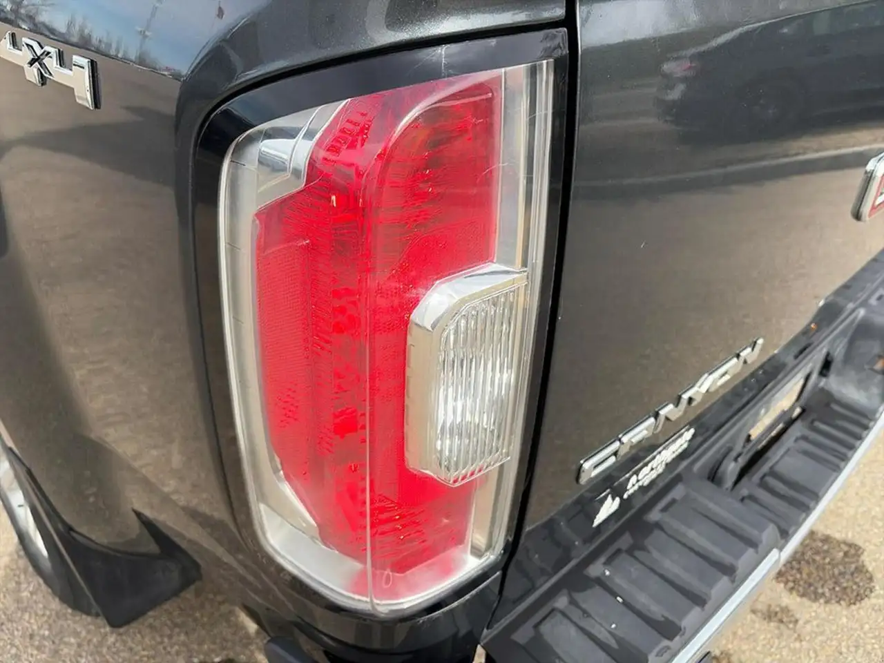 GMC Canyon снимка GMC Canyon