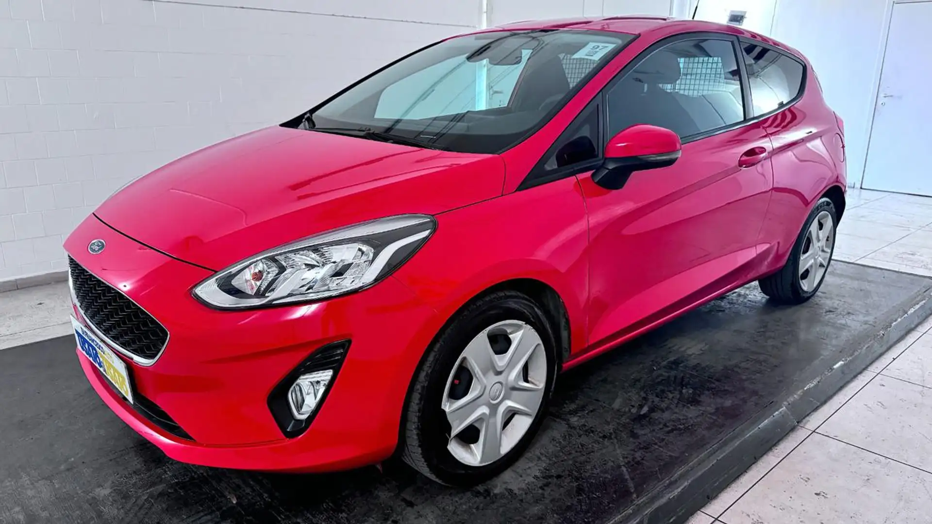 Ford Fiesta Van 1.5 tdci 85cv Trend my20 Rosso - 1