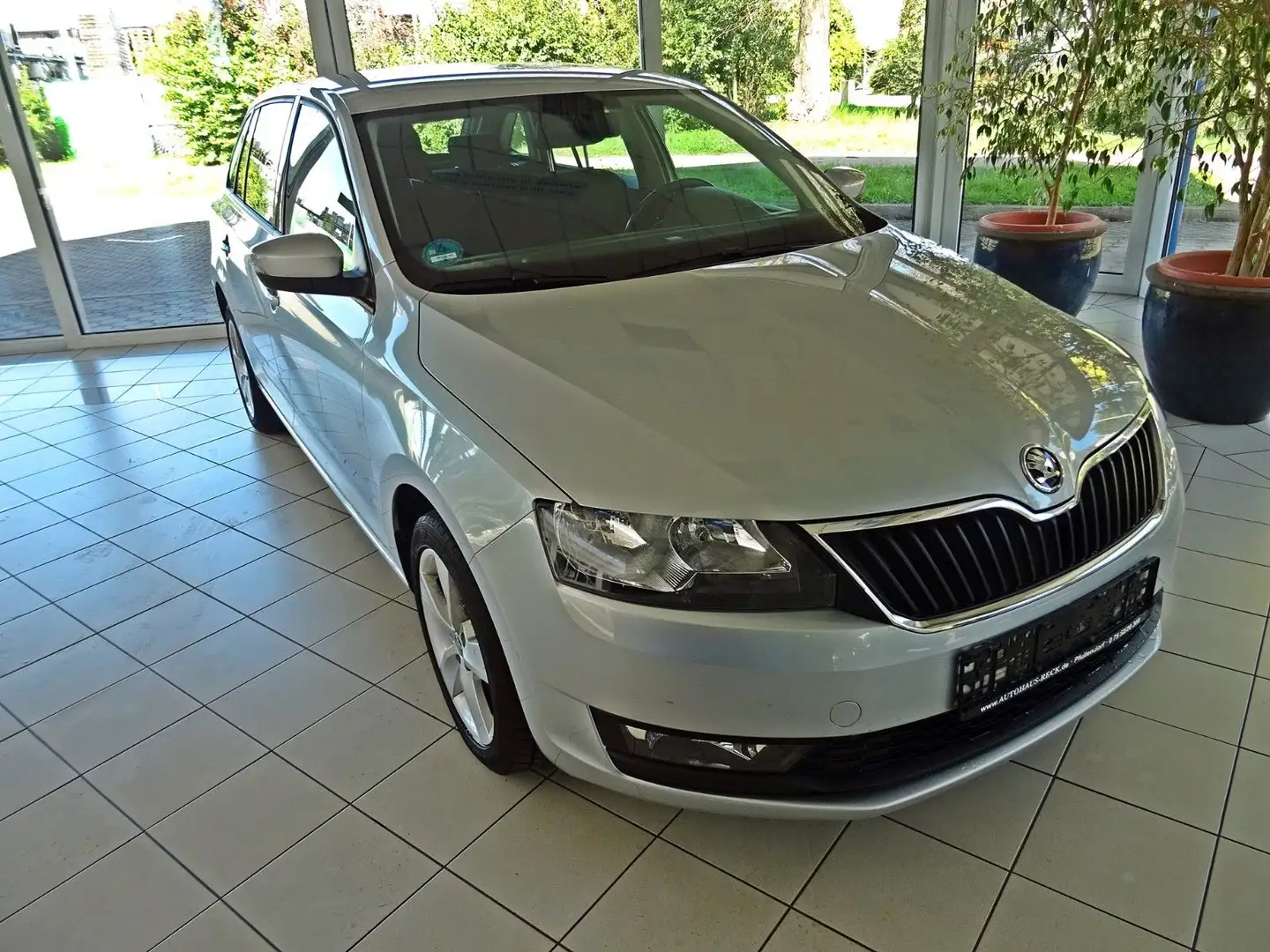 Skoda Rapid/Spaceback Spaceback Cool Edition AHK Argent - 1