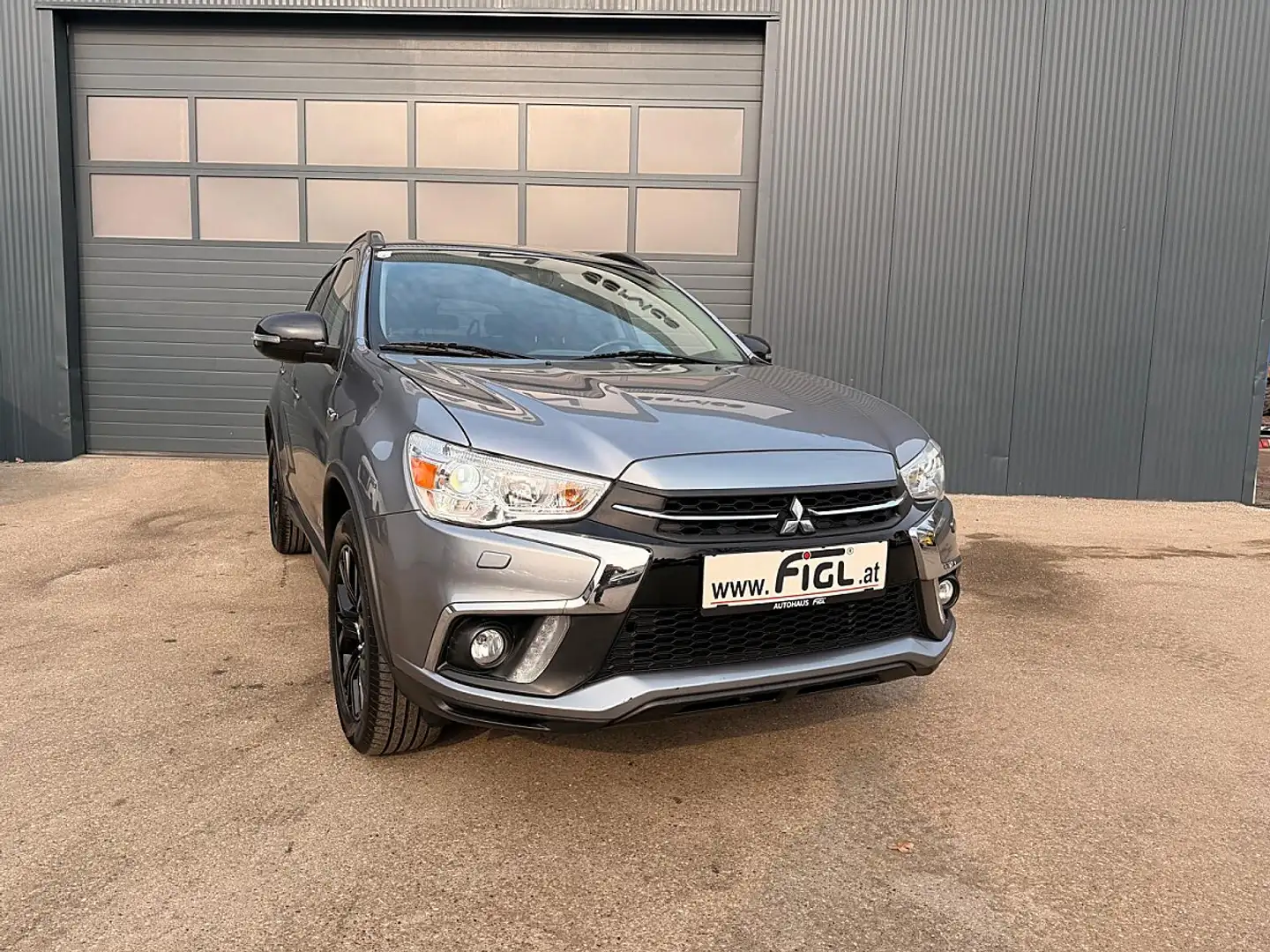 Mitsubishi ASX 1,6 MIVEC Intense Blackline Grau - 1