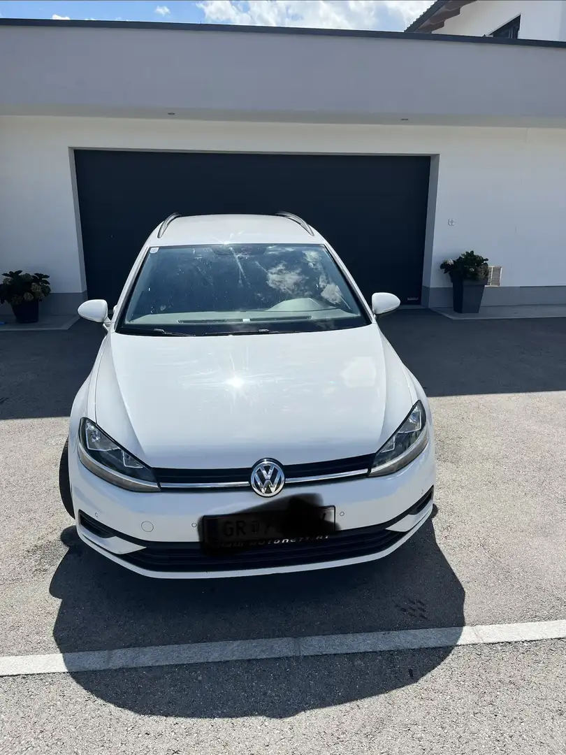 Volkswagen Golf 1.6 TDI (BlueMotion Technology) Trendline Weiß - 1