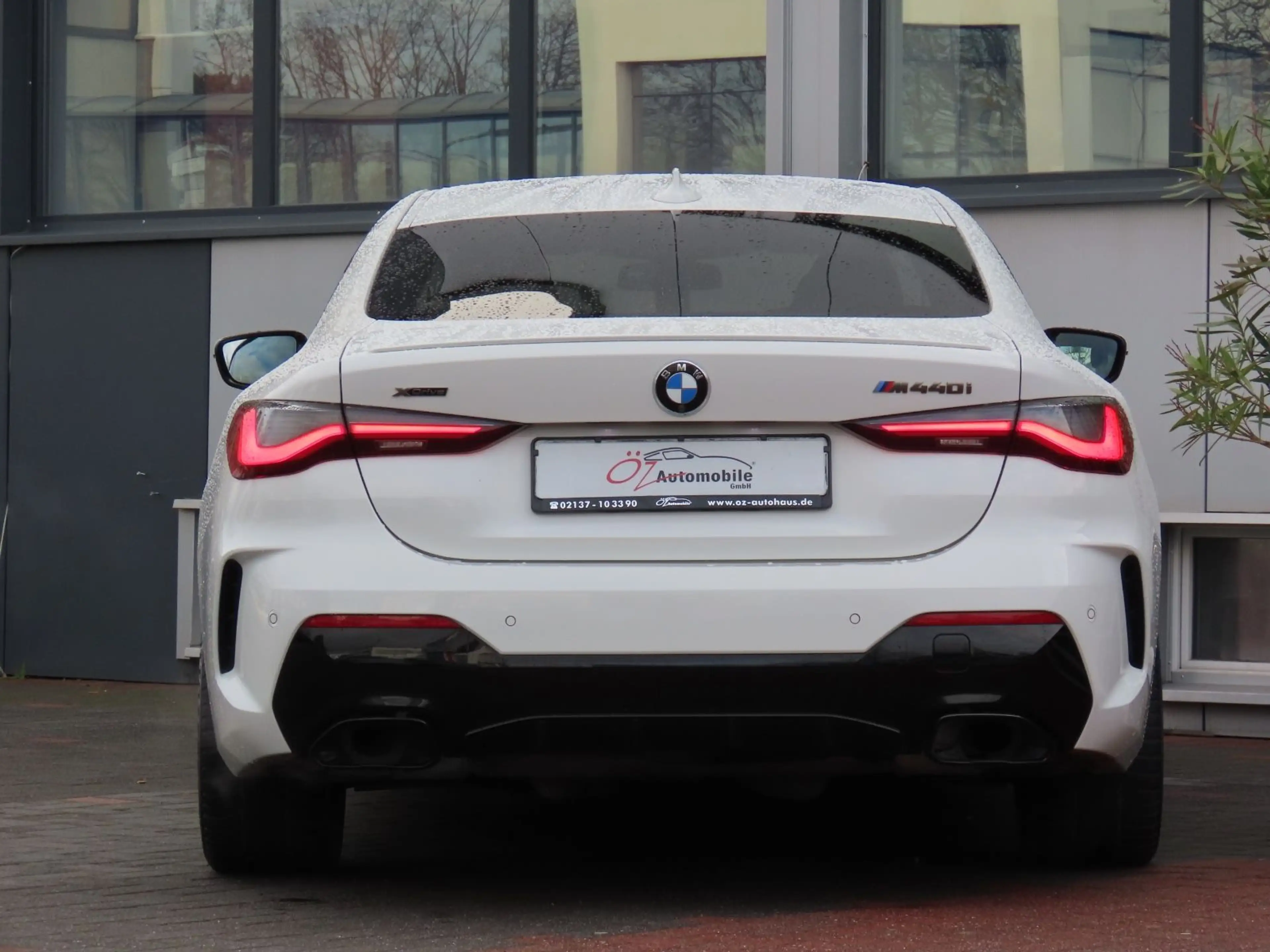 BMW M4 i xDrive Coupé Shadow-Line — photo 9