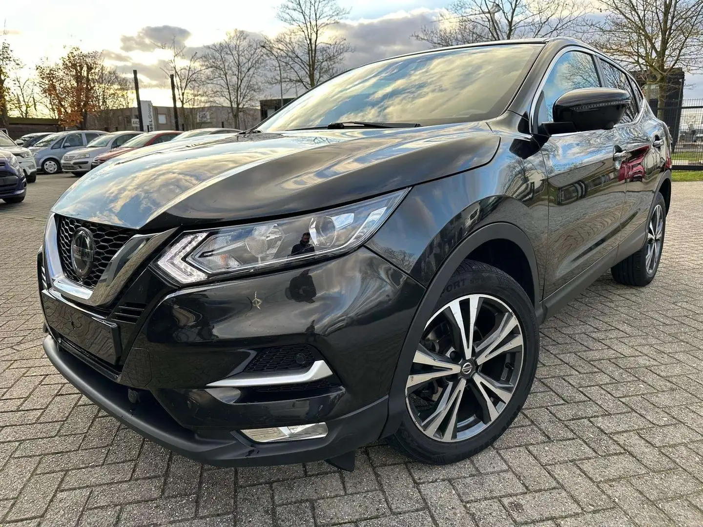 Nissan Qashqai Qashqai 1.2 DIG-T Xtronic N-Connecta Noir - 1
