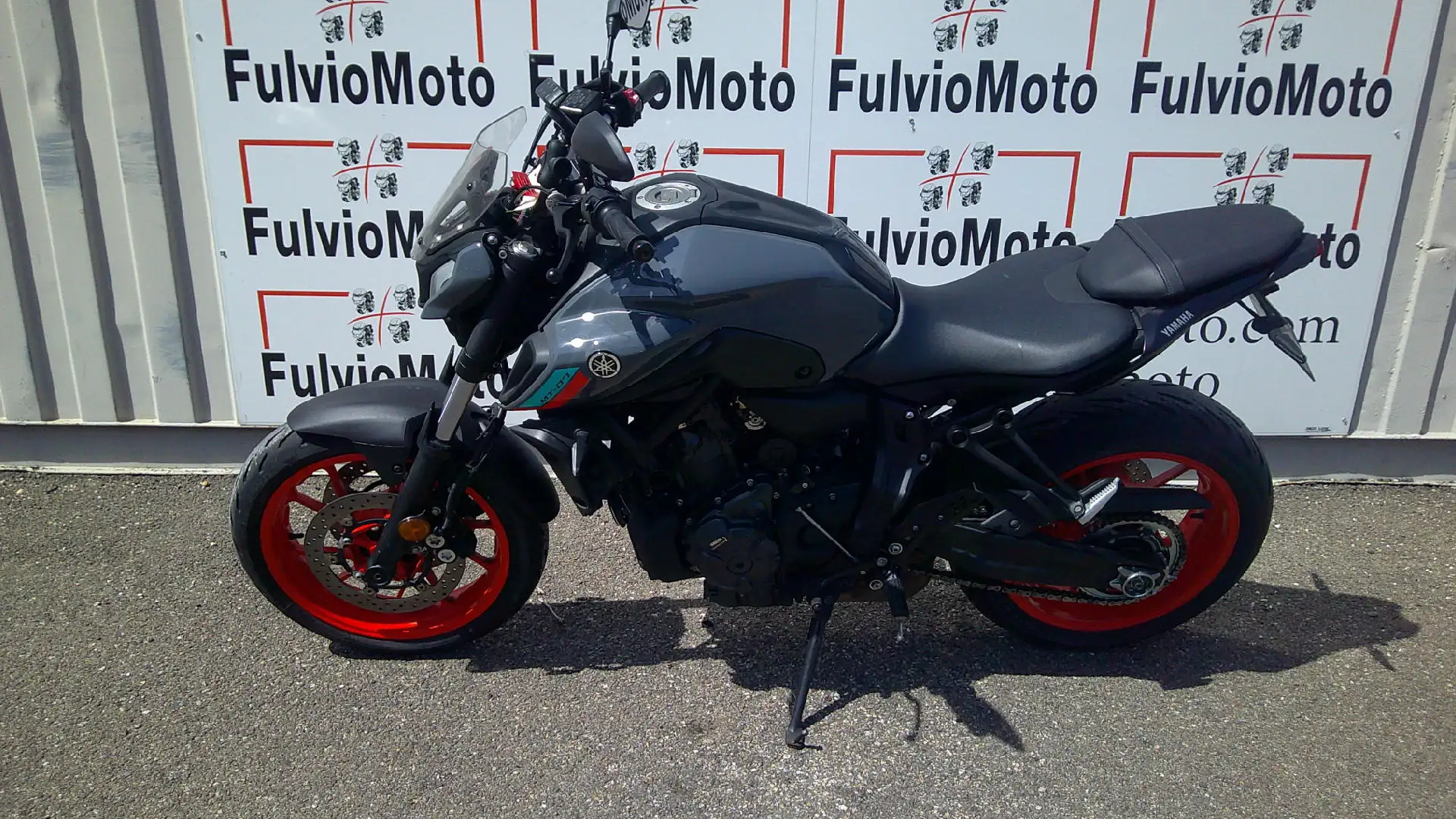 Yamaha MT-07 Gris - 1