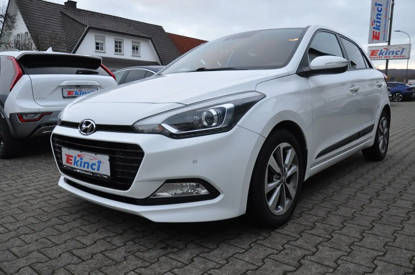 Hyundai i20 Active Weiß - 1