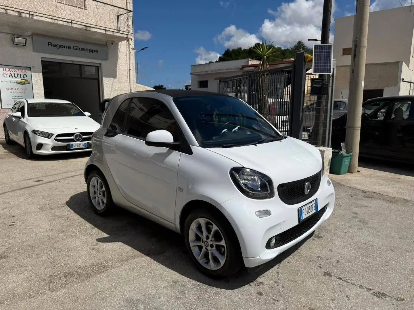 smart forTwo Fortwo III 2015 1.0 Urban (sport edition1) 71cv Bianco - 2