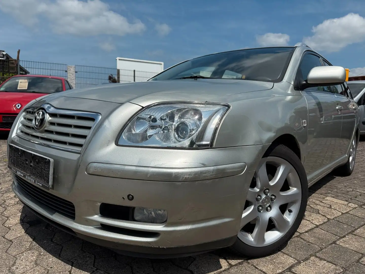 Toyota Avensis 2.0-l-VVT-i,Klimaautomatik,PDC,Tüv:11/26 Beige - 1