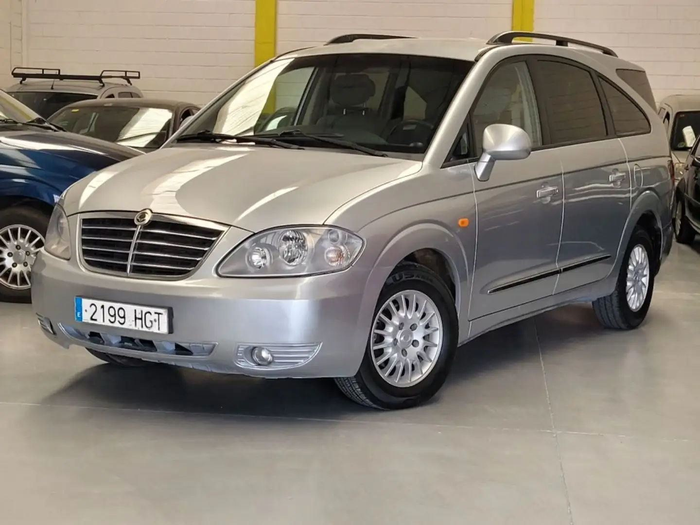 SsangYong Rodius 270 Xdi Limited Gris - 1
