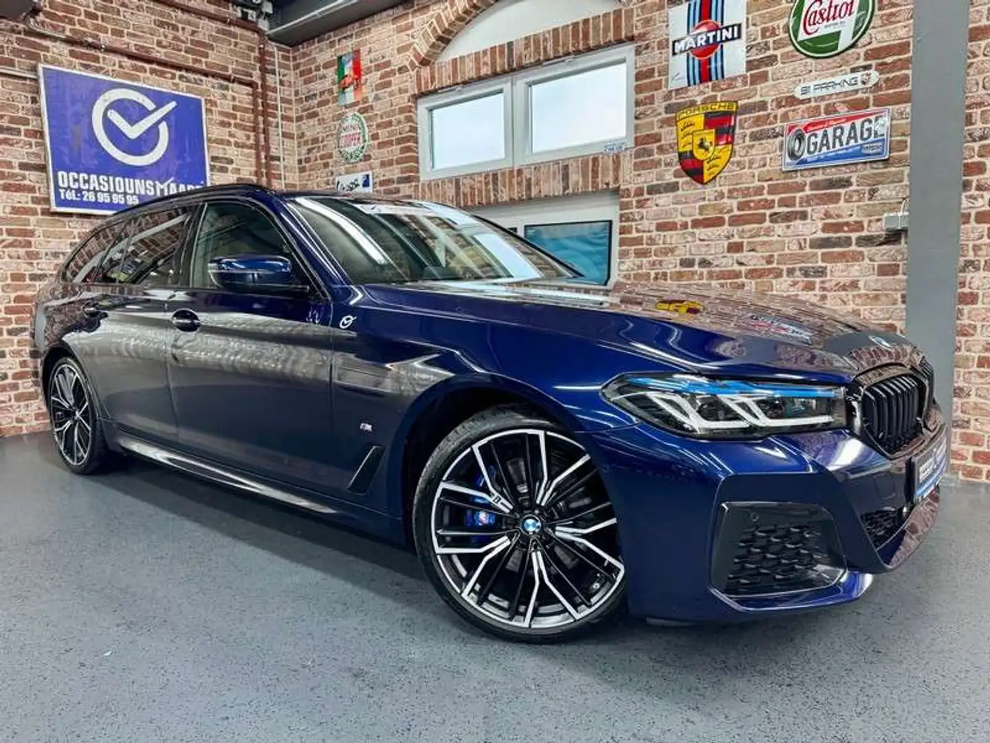 BMW 520 520dA Touring 2.0 190cv Auto M-SPORT Gris - 1