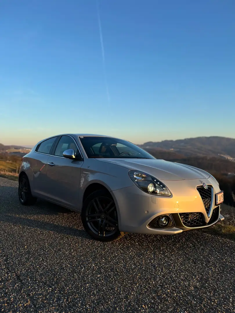 Alfa Romeo Giulietta 1.4 TB 16V Lusso Ti Argent - 1