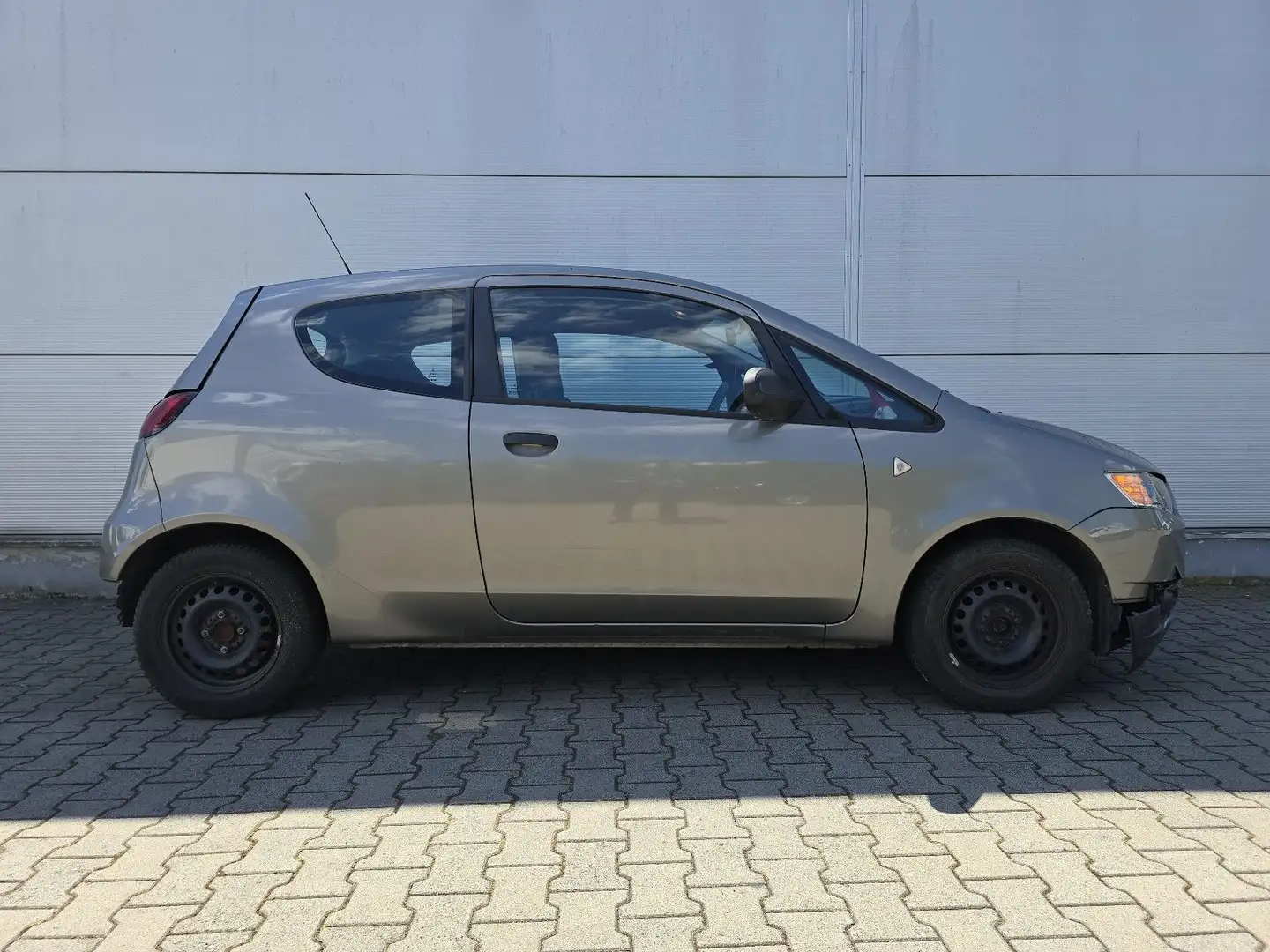 Mitsubishi Colt Lim. 3-trg. Inform Gris - 1