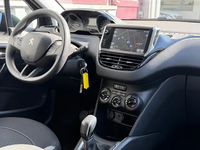 Peugeot 208 view 15