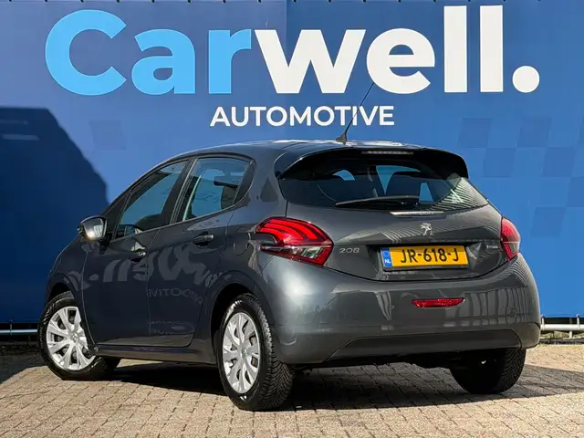 Peugeot 208 view 5