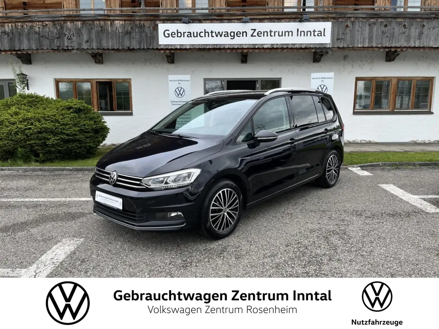 Volkswagen Touran 1,5 TSI DSG Active (LED+RearView+Navi) Klima Navi Negru - 1
