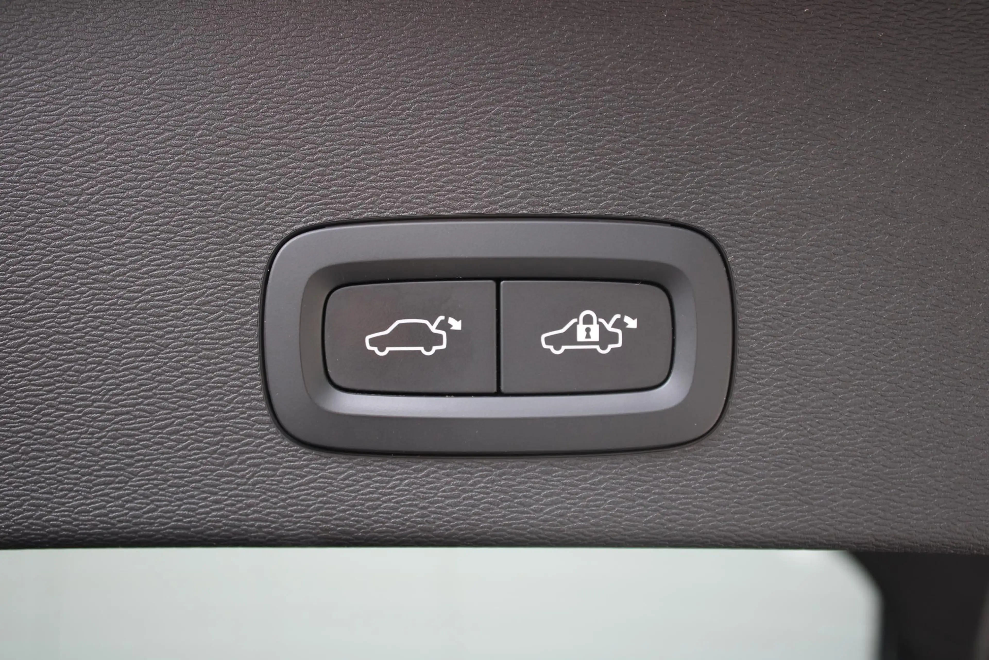 Volvo C40 Recharge Ultimate 69 kWh — photo 10